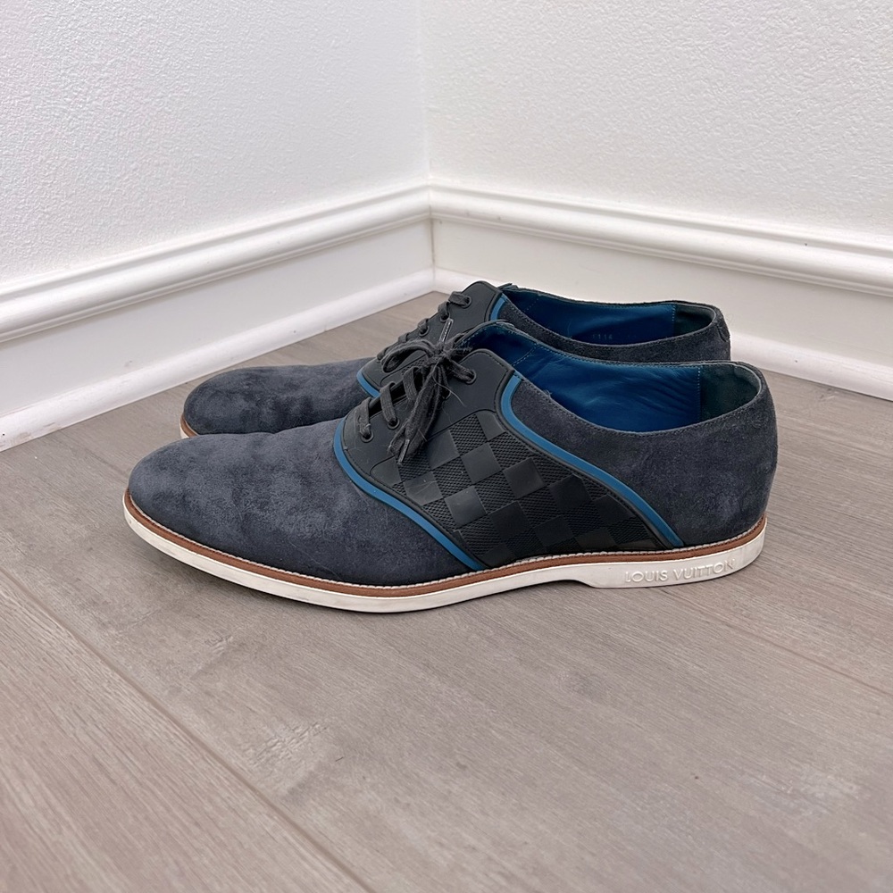 LOUIS VUITTON men’s lace up derby loafer